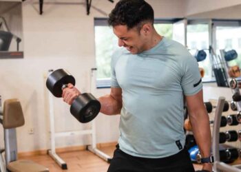 Bicep Curls (Barbell, Dumbbell, Machine)