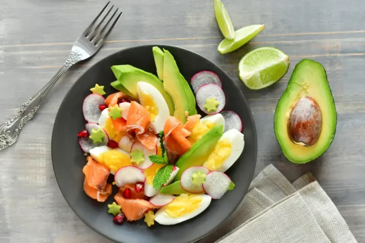 Low-fat high-protein salads