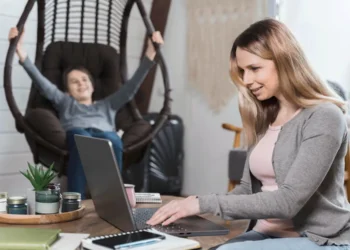 Working mom changing from work mode to home mode