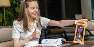 Different real-life scenarios of women using the one-task hour to simplify their daily routines and improve productivity.